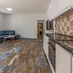 Apartman Larst *