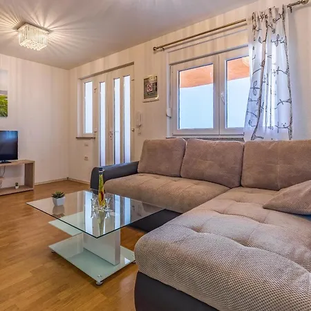 Apartment Larst Medulin