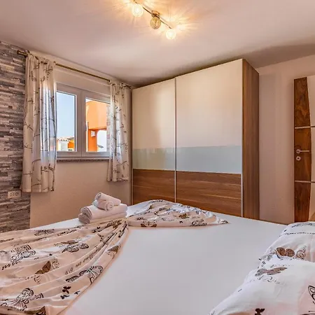 Larst Apartment