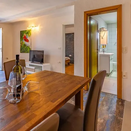 Larst Apartment