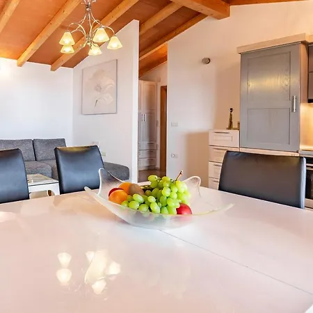 Apartment Larst Medulin