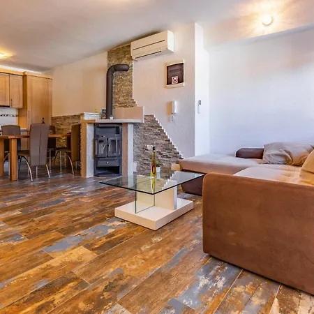 Apartment Larst Medulin