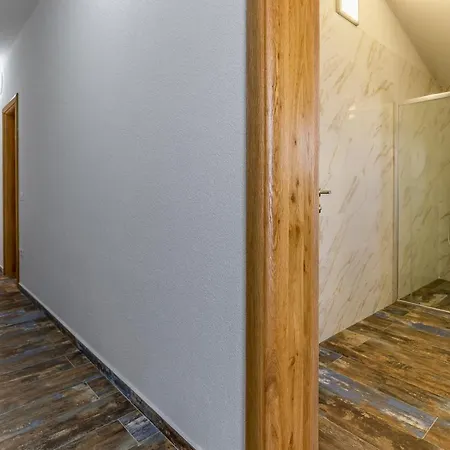 Apartment Larst