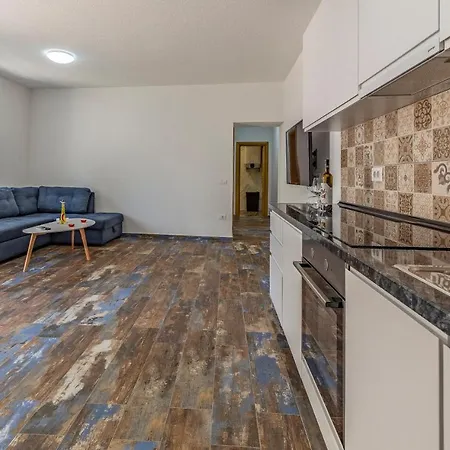 Apartment Larst *